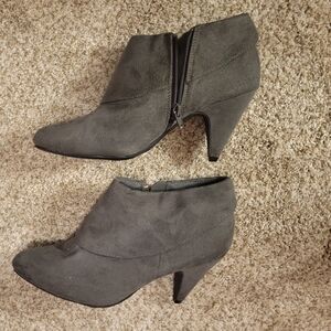 FIONI Clothing Charcoal Ankle Booties